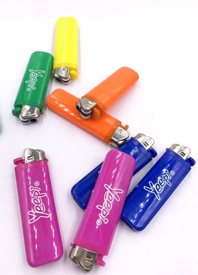 Cinco cores BBQ Custom Flame Electric Lighter para cigarros descartáveis Recheado de gás