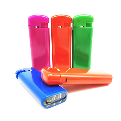 Regalo para homens fumantes com incandescentes de piezo pesados e isqueiro à prova de vento recarregável