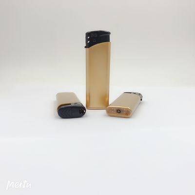 Produção personalizada de isqueiros certificados ISO9994 com grandes estilos de vendas e flint