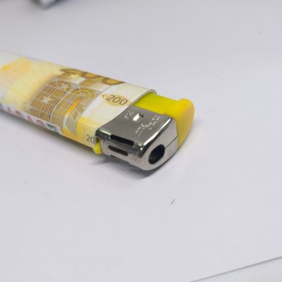Pedido personalizado ISO9994 Mercado da Europa Isqueiro de plástico com fumo eletrônico frio