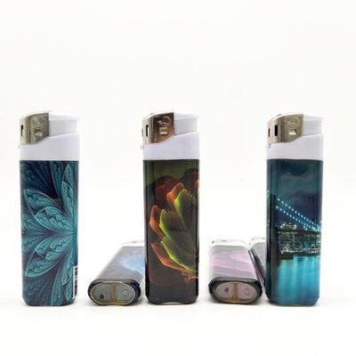 8.2*2.49*1.18 CM Disponível 588 Electronic Gas Cigarette Lighter para Porta de Telefone Móvel
