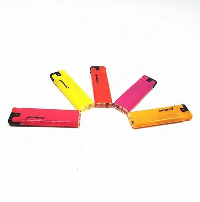 Exemplos de isqueiros a gás recarregáveis para uso de fumadores US 0.01/peça Dy-F015 Modelo N.O. Dy-F015