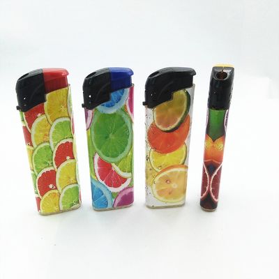 Pedido personalizado Obtenha um isqueiro de plástico descartável de gás colorido de 8,2 * 2,6 * 1,14cm
