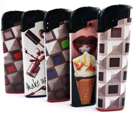 Lighters personalizados com grandes estilos de vendas que aceitam cores OEM e certificado ISO9994