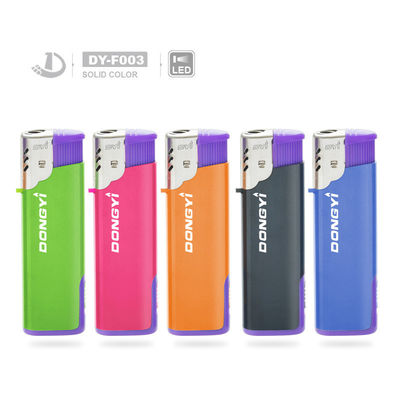 Cigarretinha de plástico à prova de vento com LED de cor semitransparente e luz LED