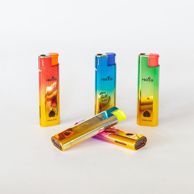 Desenho elegante Dy-F018 Windproof Lighter de plástico com opção de personalização
