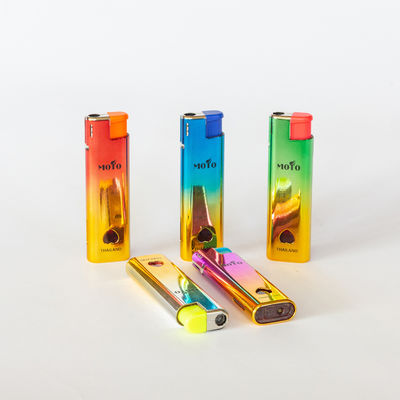 Desenho elegante Dy-F018 Windproof Lighter de plástico com opção de personalização