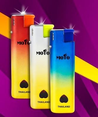 Pedido personalizado Dy-F019 Fumo Windproof Disponível ou recarregável isqueiro a gás