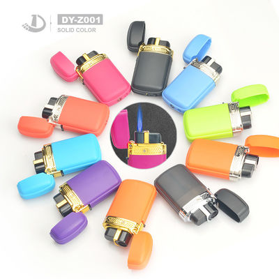 Material de plástico mais recente estilo Flip Turbo Flame Piezo resistente ao vento Lighter de gás recarregável